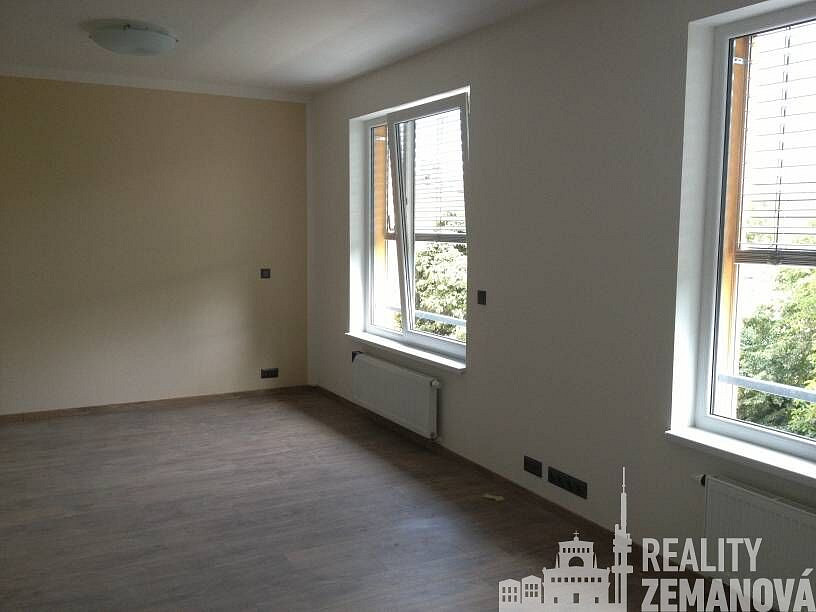 Pronájem bytu 1+kk 37 m² – pohled 3