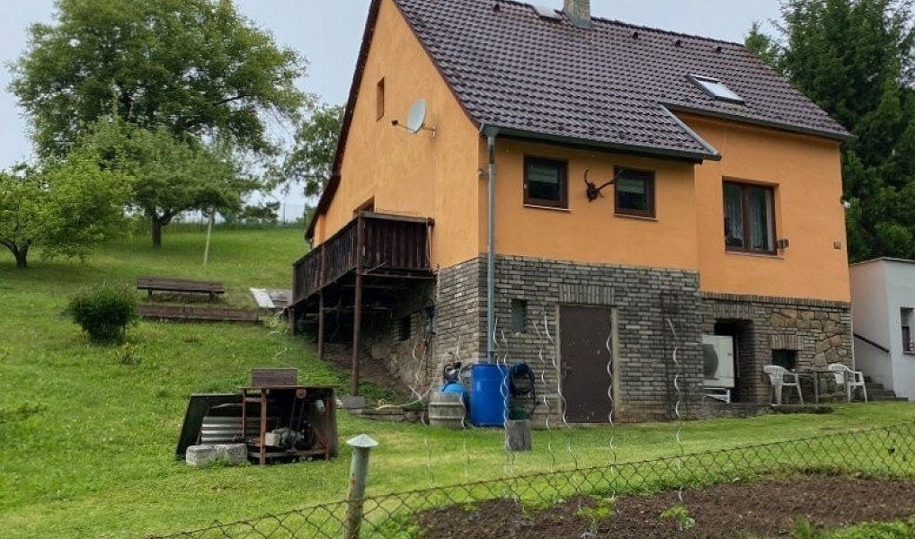 Prodej domu 160 m² s pozemkem 2 046 m², Hudlice – náhled fotky 20