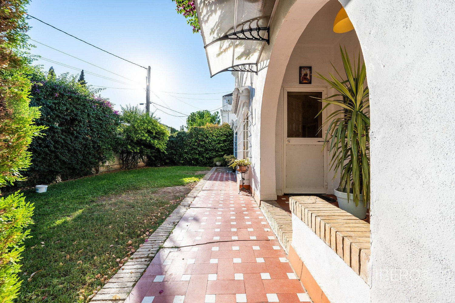 Prodej domu 1 220 m² s pozemkem 1 100 m²