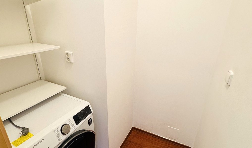 Pronájem bytu 5+kk 191 m², Praha – náhled fotky 22