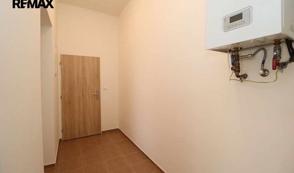 Pronájem bytu 2+kk 40 m², Praha – náhled fotky 10