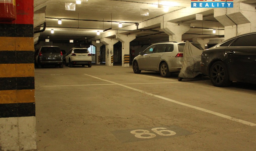 Pronájem garážového stání, 12 m2, Praha, ul. Ve Lhotce, Praha – náhled fotky 2