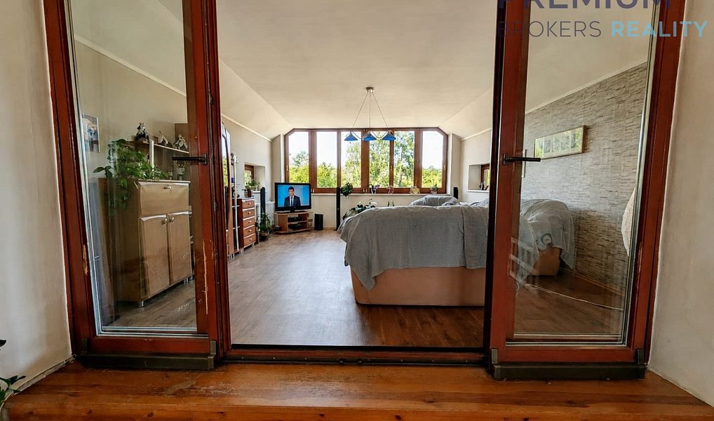 Prodej domu 440 m² s pozemkem 2 313 m², Měrunice – náhled fotky 4