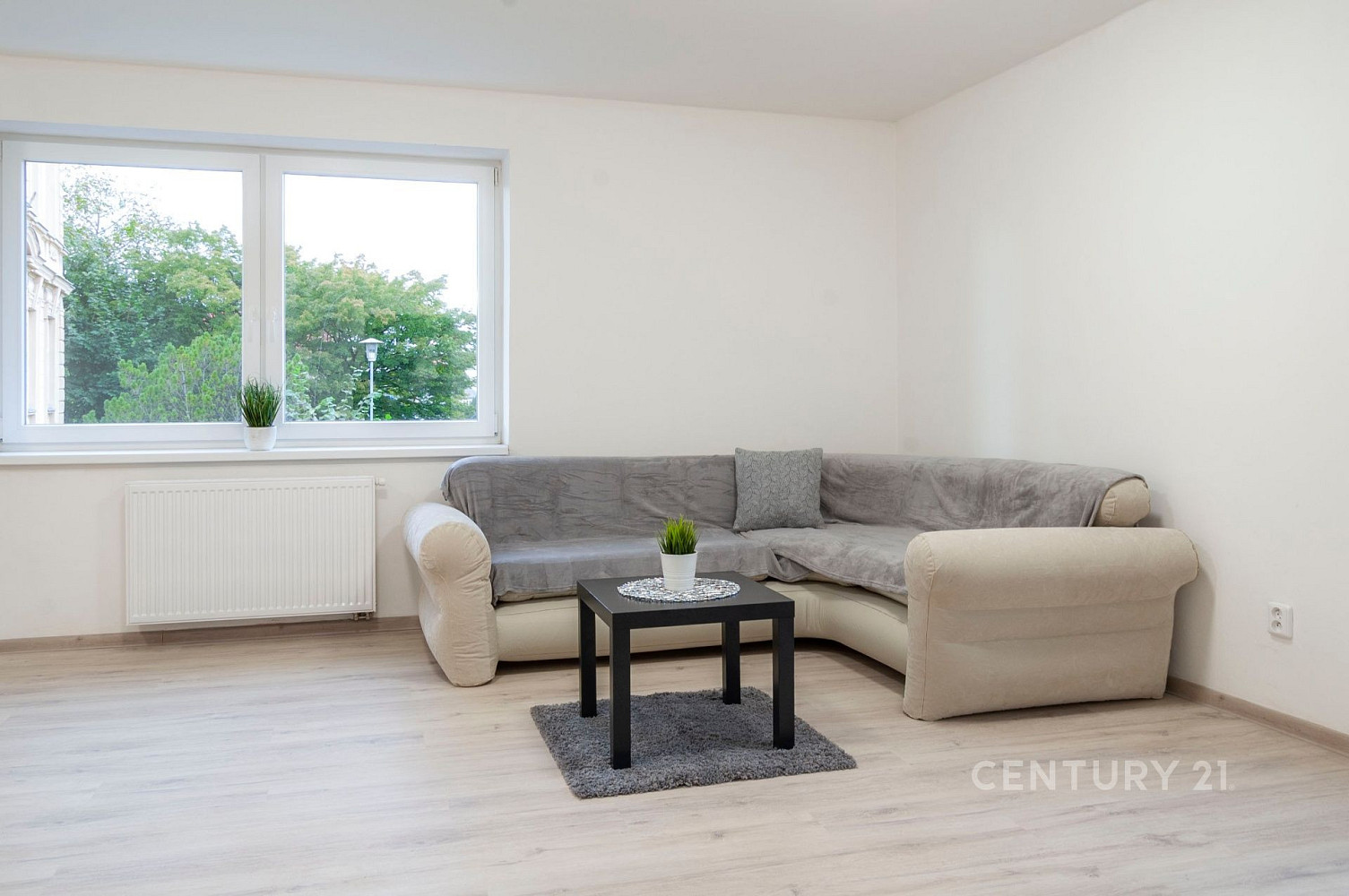 Pronájem bytu 2+kk 55 m² – fotografie 2