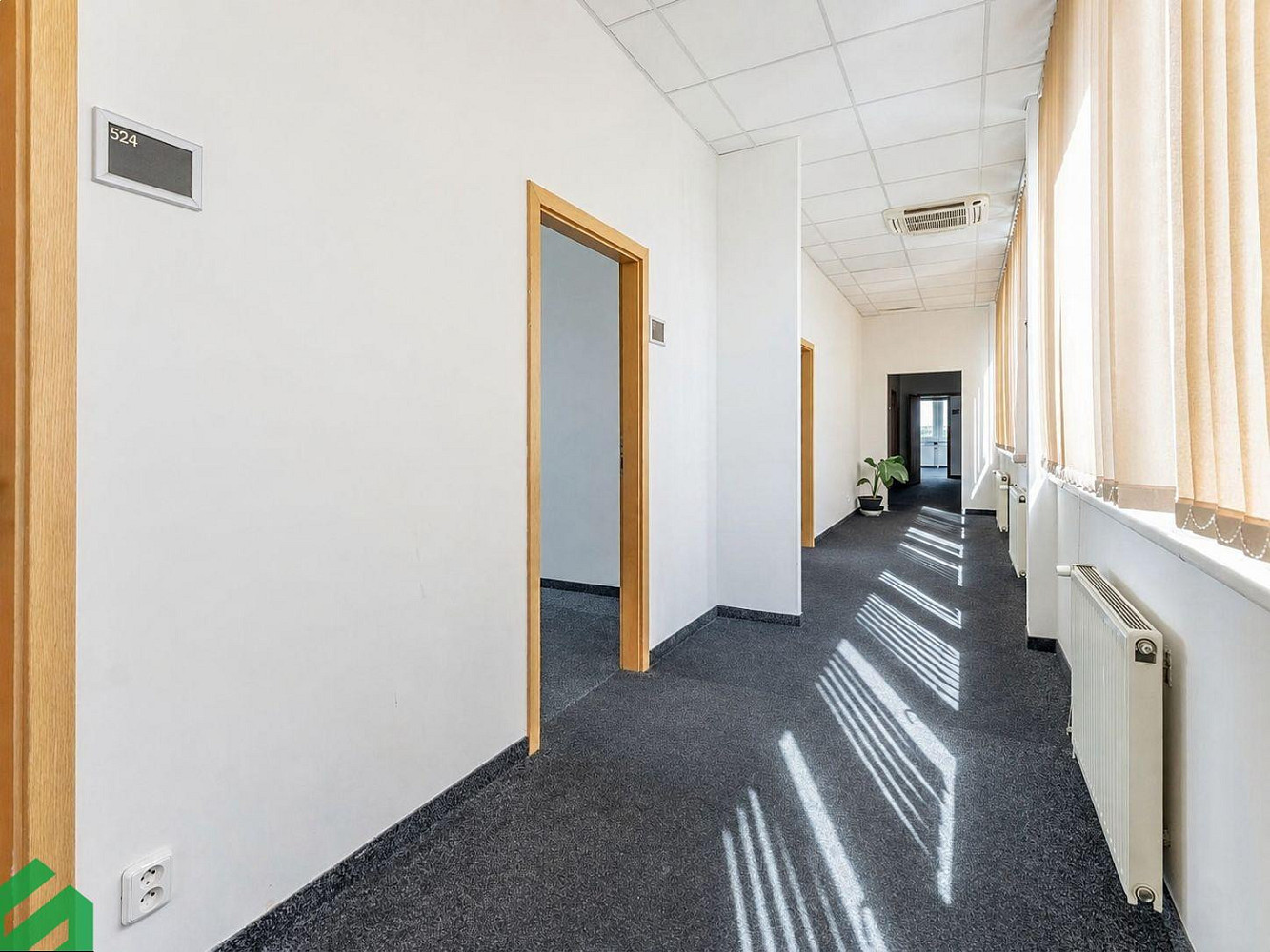 Pronájem kanceláře 18 m² – fotografie 2