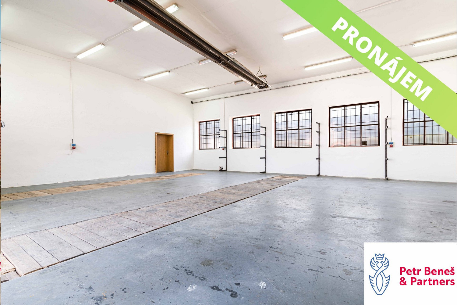Pronájem skladovacích prostor 220 m²
