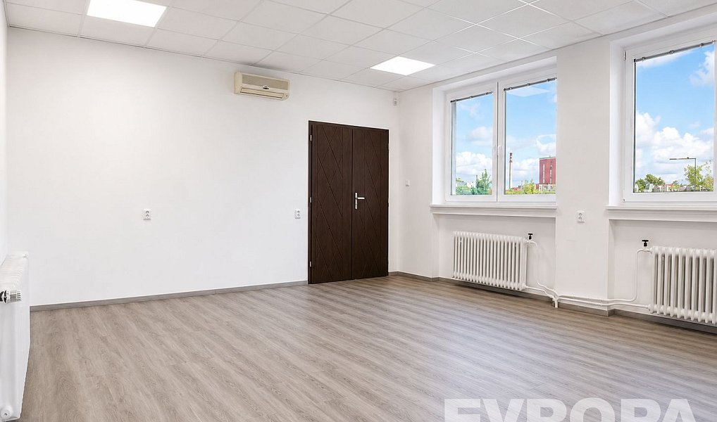 Pronájem kanceláře 117 m², Kolín – náhled fotky 7