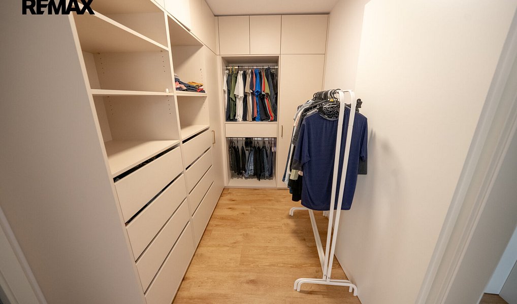 Pronájem domu 161 m² s pozemkem 403 m², Praha – náhled fotky 22