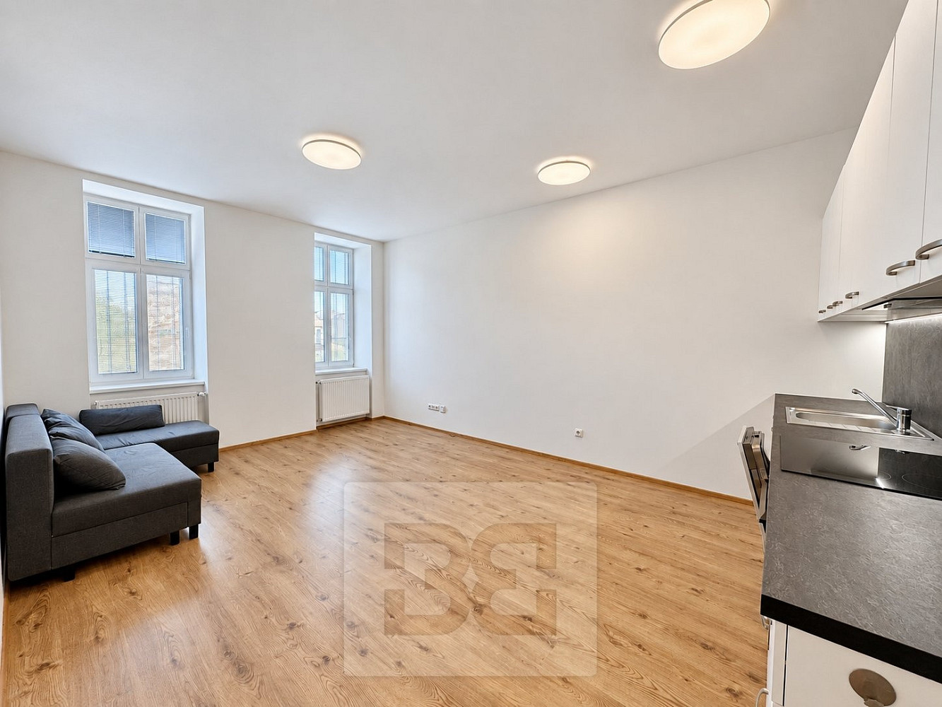 Pronájem bytu 2+kk 60 m² – fotografie 2