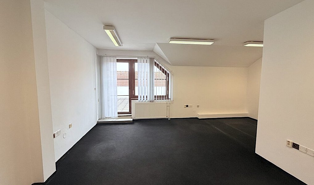Pronájem kanceláře 167 m², Nymburk – náhled fotky 2