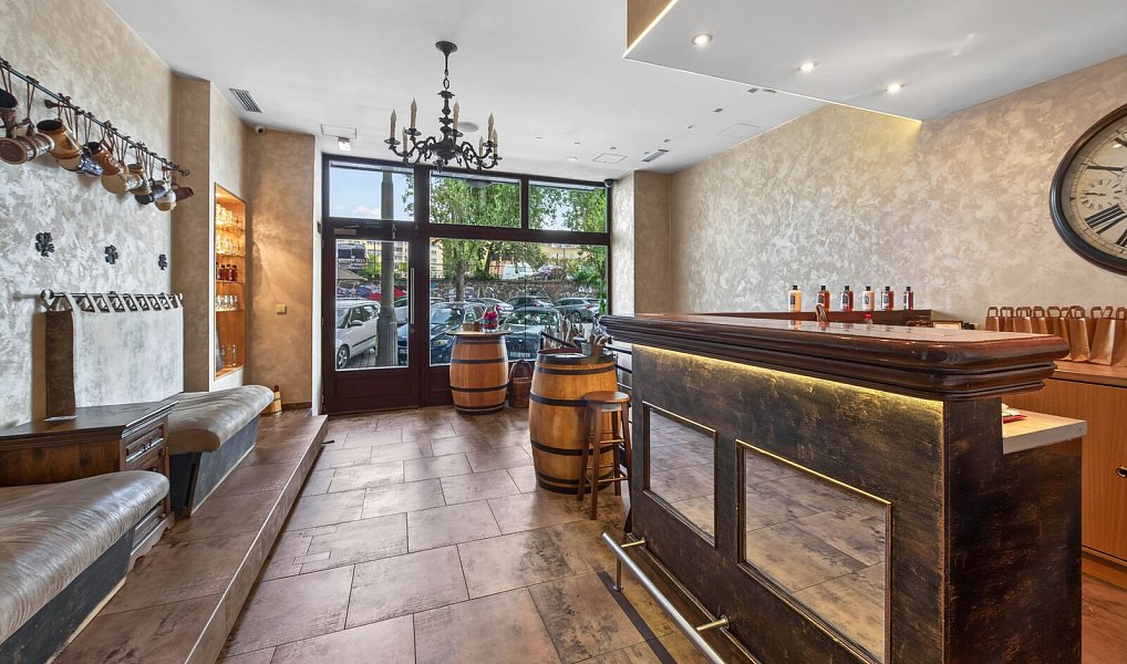 Pronájem obchodních prostor 220 m², Praha – náhled fotky 2
