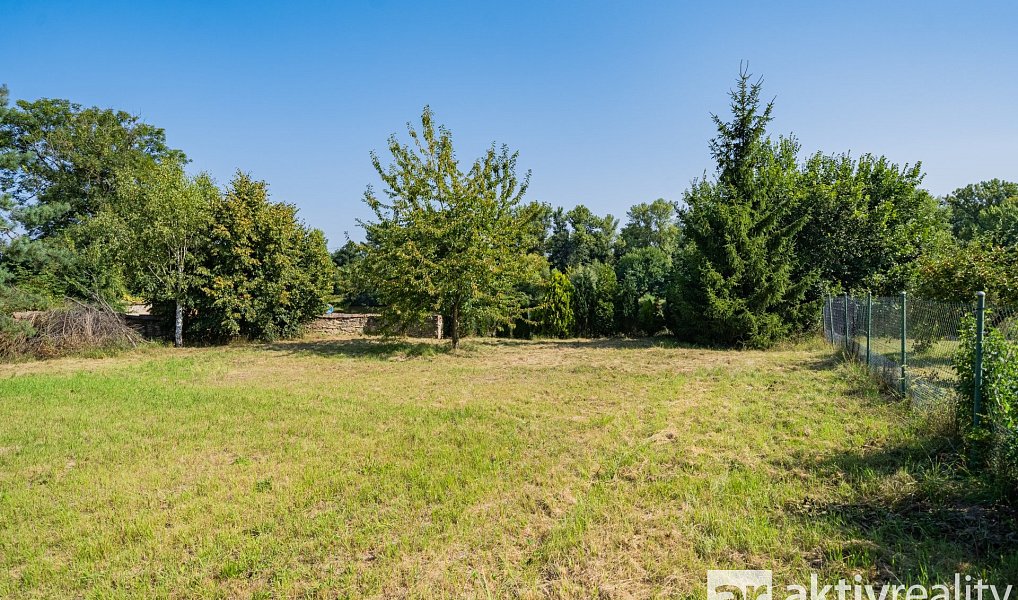 Prodej stavebního pozemku 1 690 m², Horní Počaply – náhled fotky 3