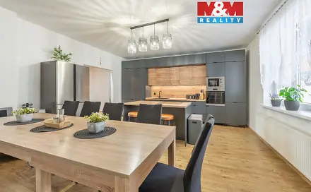 Prodej domu 210 m² s pozemkem 367 m², IV. ulice, Vinařice, okres Kladno