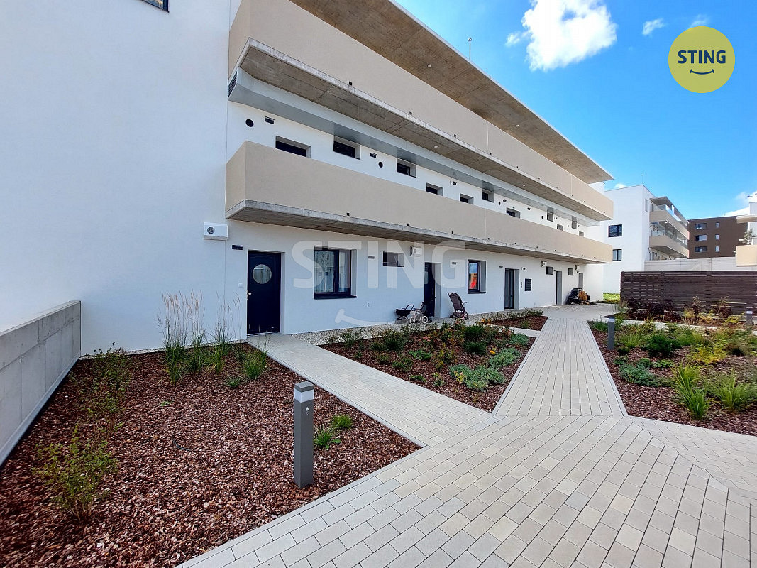 Pronájem bytu 2+kk 65 m² – fotografie 2