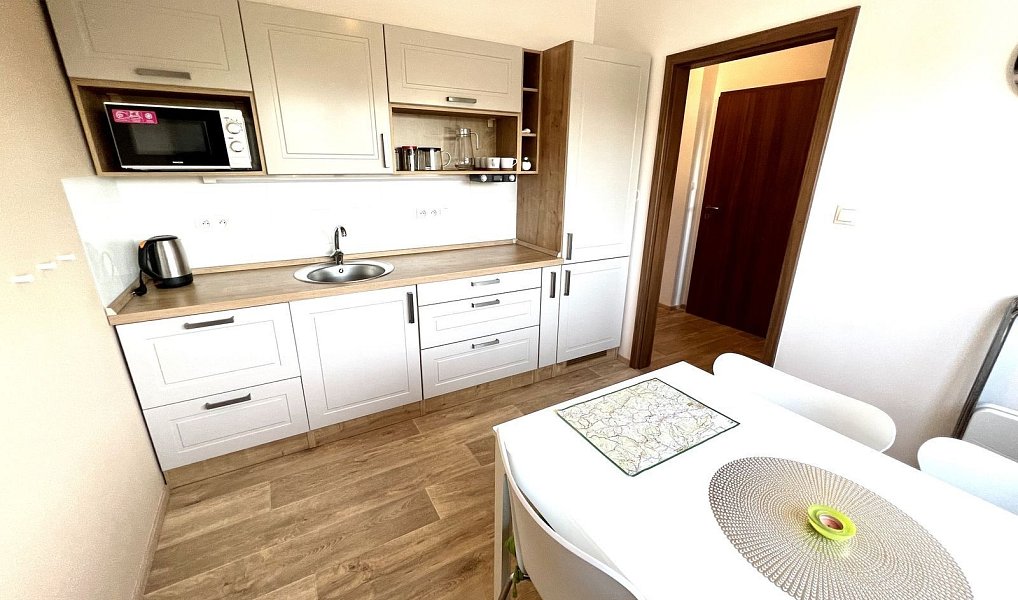 Pronájem bytu 2+1 87 m², Rožnov pod Radhoštěm – náhled fotky 2