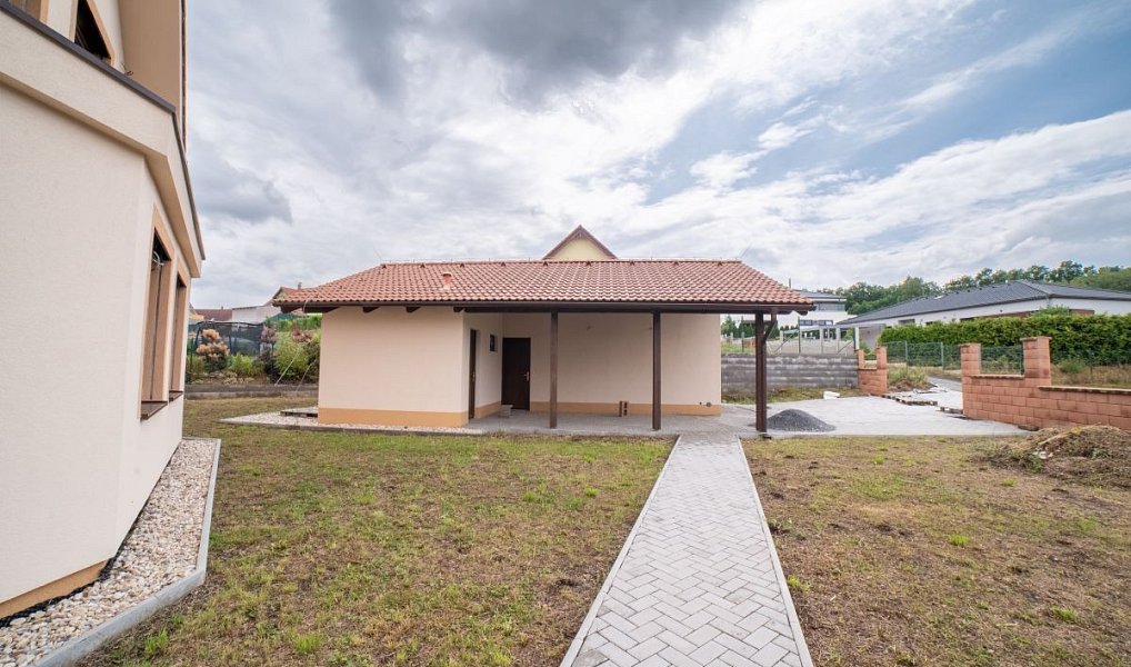 Prodej domu 218 m² s pozemkem 1 043 m², Stará Huť – náhled fotky 9