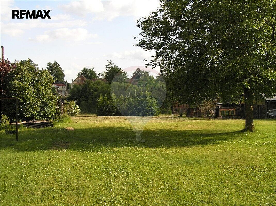 Prodej stavebního pozemku 1 492 m² – fotografie 2