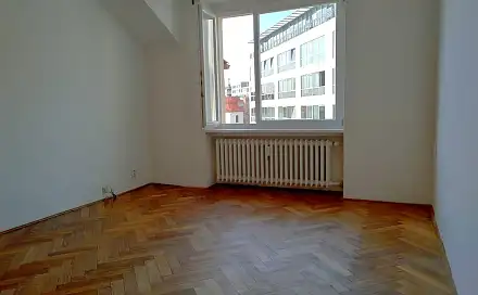 Pronájem bytu 1+1 43 m²