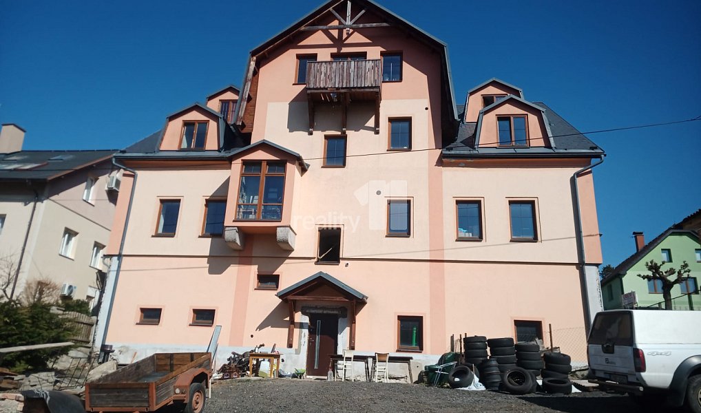 Prodej ubytovacího objektu 611 m², Hejnice – náhled fotky 3