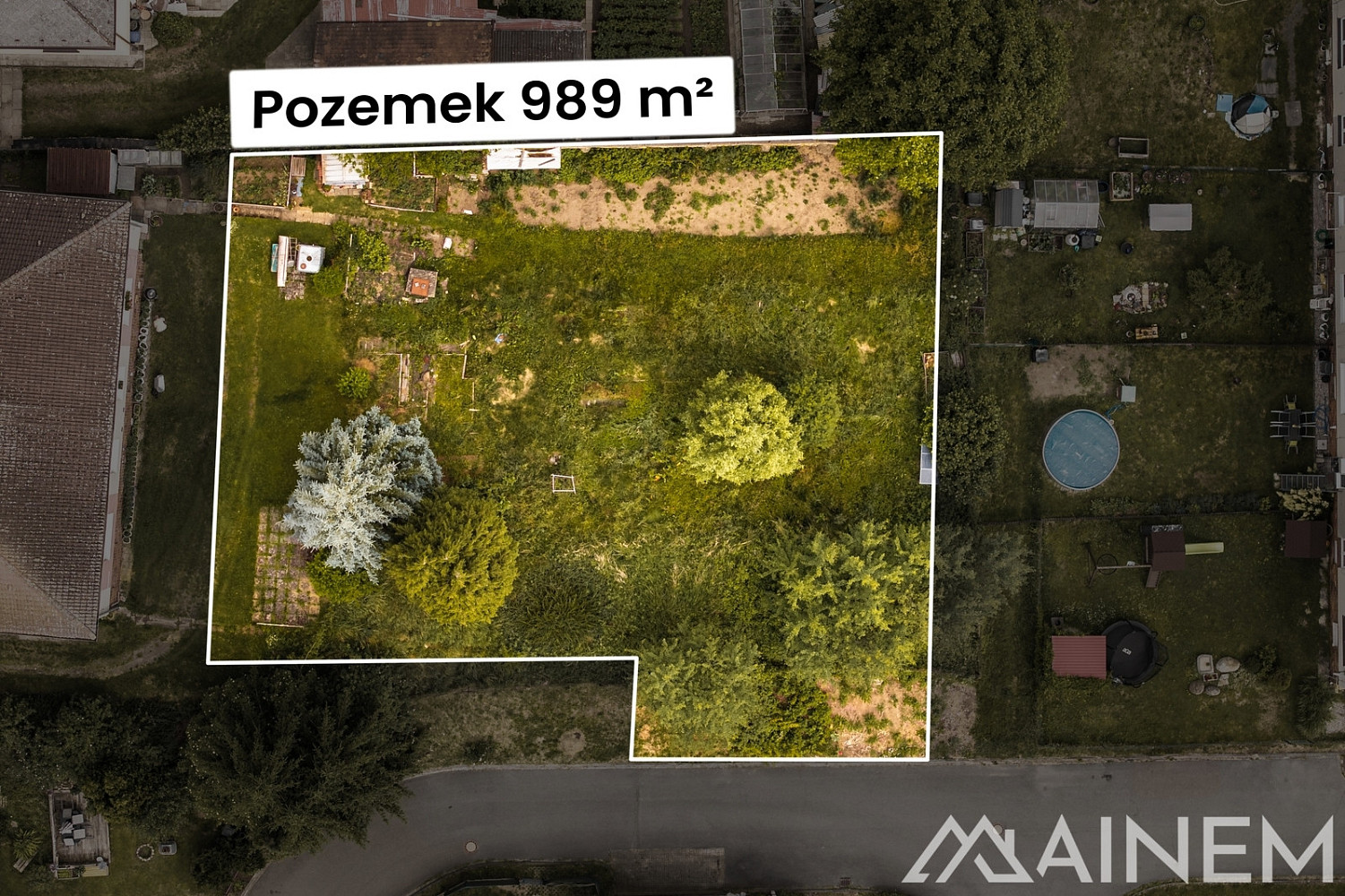 Prodej stavebního pozemku 989 m² – fotografie 2