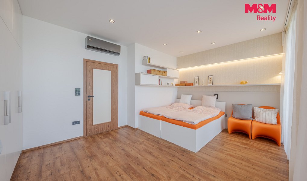 Prodej domu 276 m² s pozemkem 3 217 m², Mostkovice – náhled fotky 8