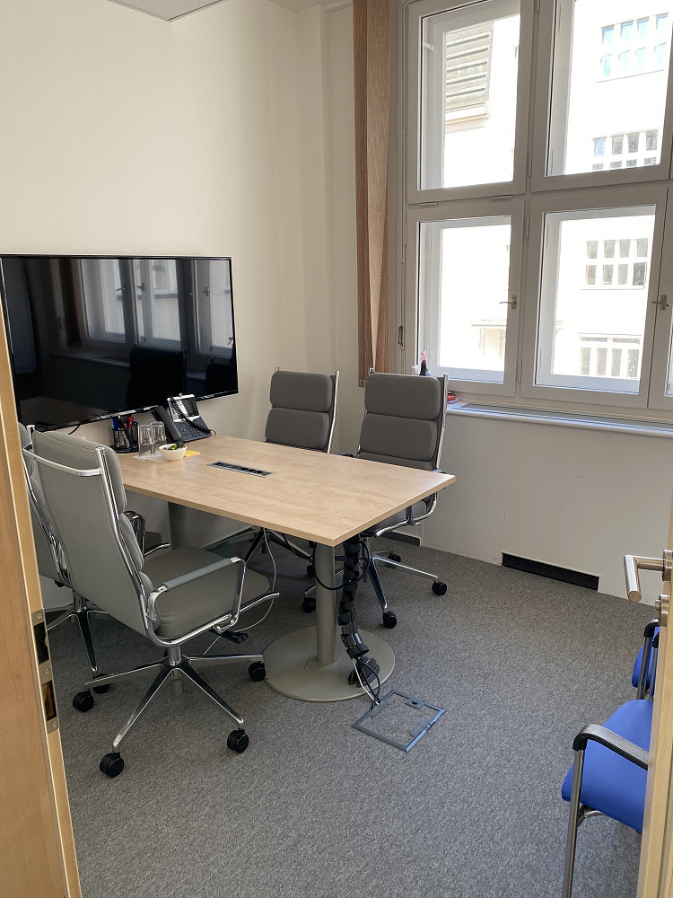 Pronájem kanceláře 230 m² – další