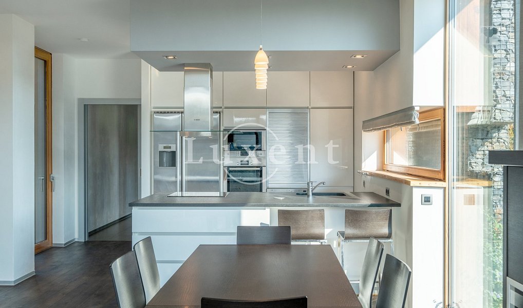 Prodej domu 261 m² s pozemkem 1 135 m², Tuchoměřice – náhled fotky 4