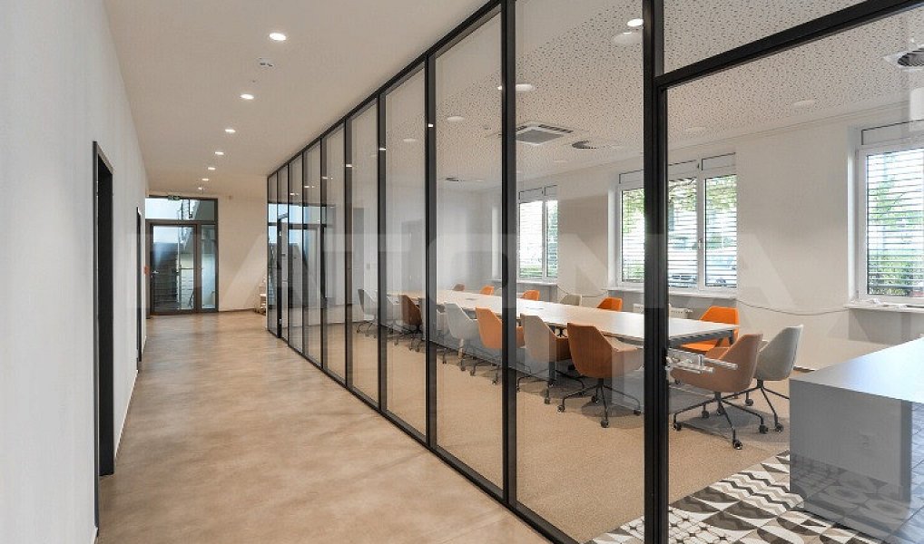 Pronájem kanceláře 251 m², Praha – náhled fotky 6