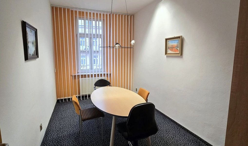 Pronájem kanceláře 12 m², Karlovy Vary – náhled fotky 2