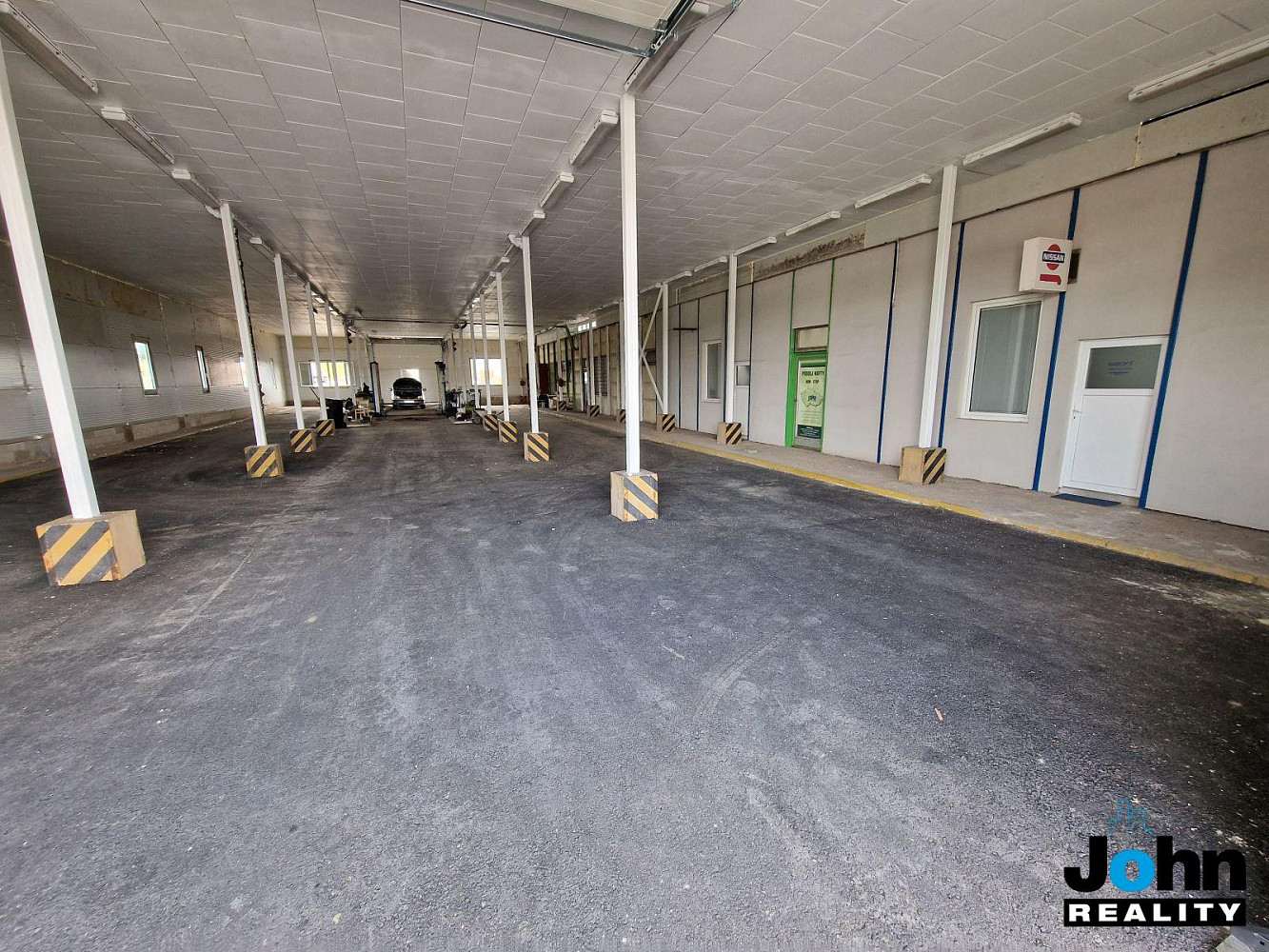 Pronájem skladovacích prostor 300 m² – fotografie 4