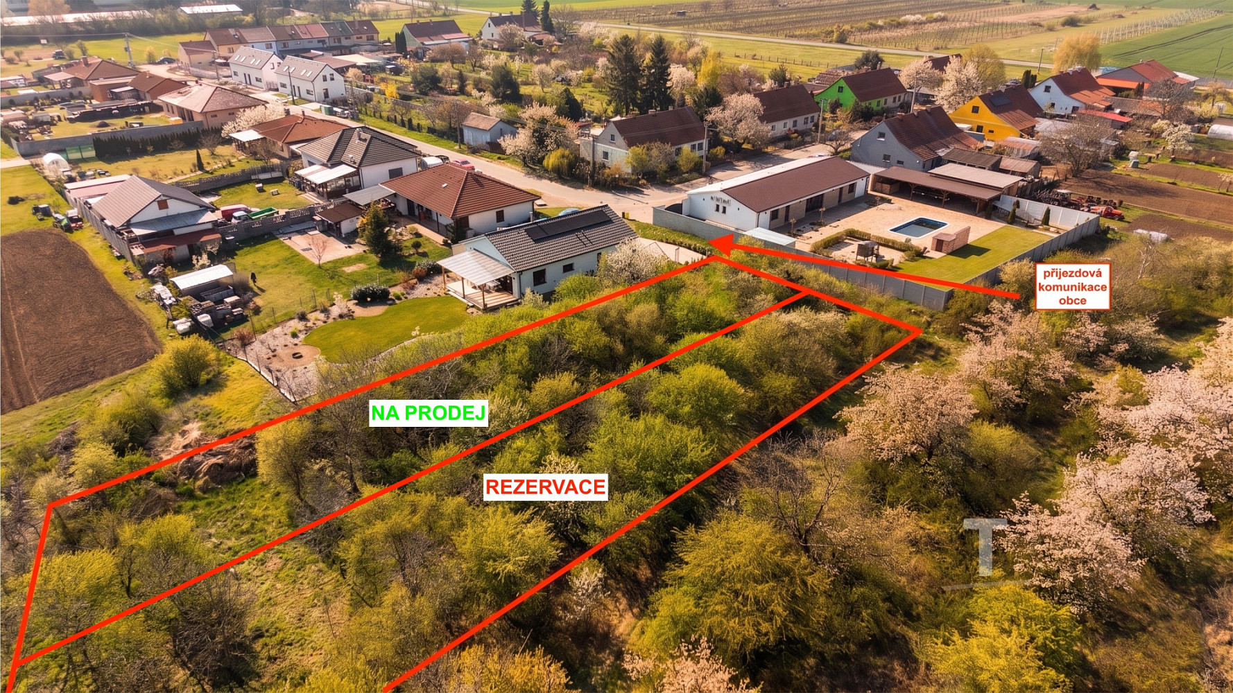 Prodej stavebního pozemku 940 m² – fotografie 2