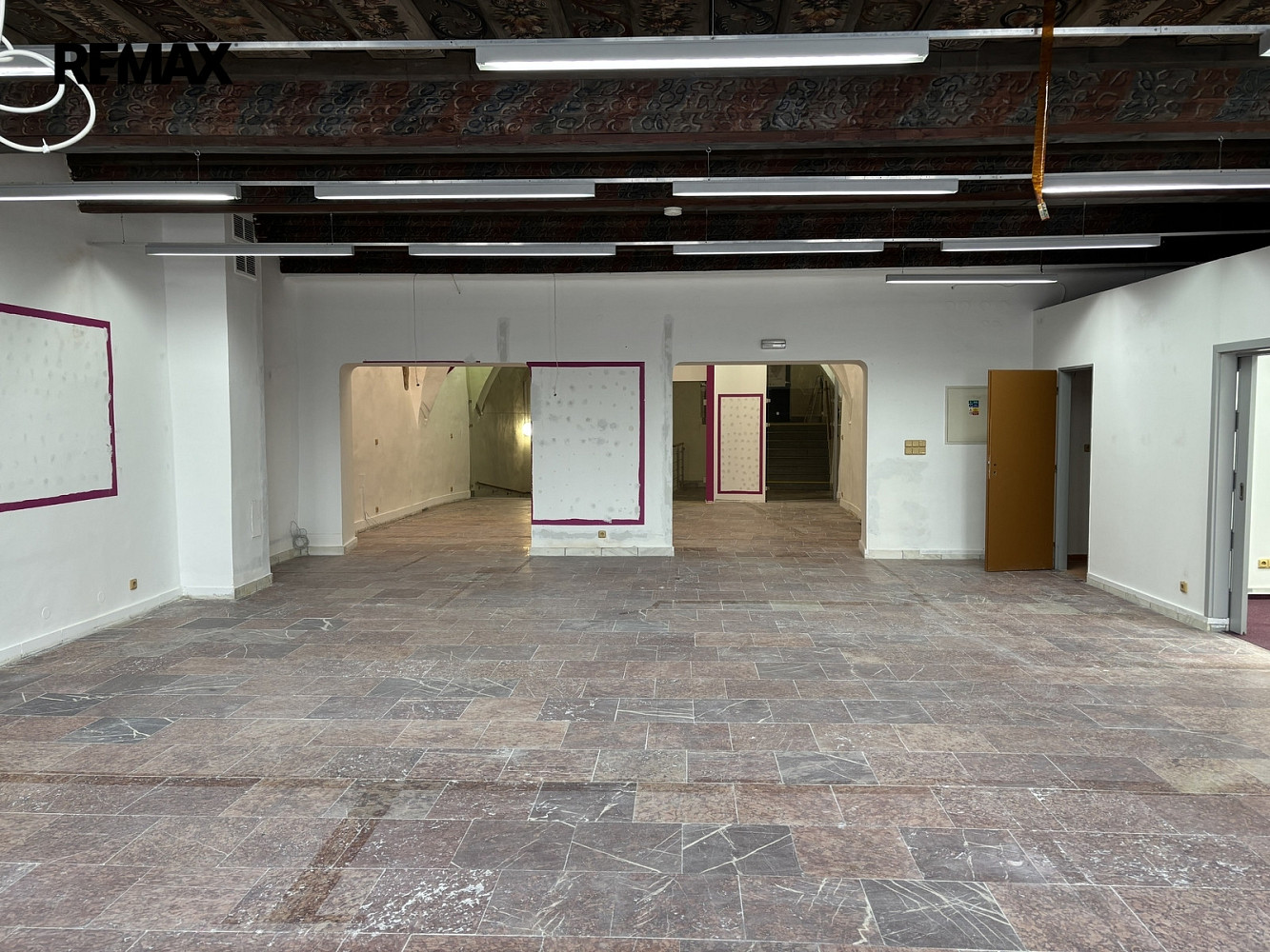 Pronájem obchodních prostor 206 m² – fotografie 3