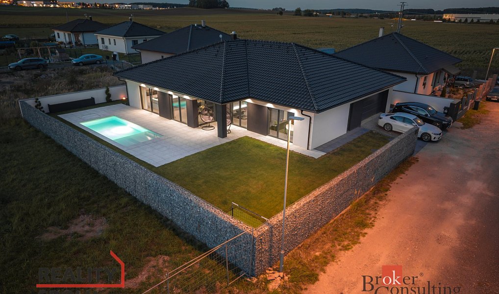 Prodej domu 268 m² s pozemkem 720 m², Úherce – náhled fotky 37