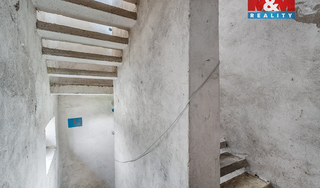 Prodej zemědělského objektu 2 000 m², Křešice – náhled fotky 12