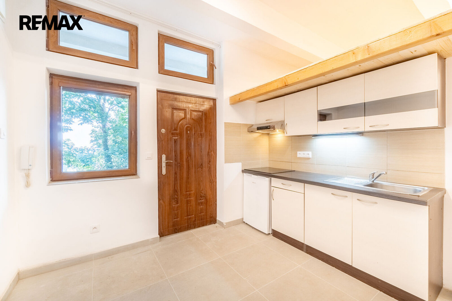 Prodej bytu 1+kk 19 m² – fotografie 4