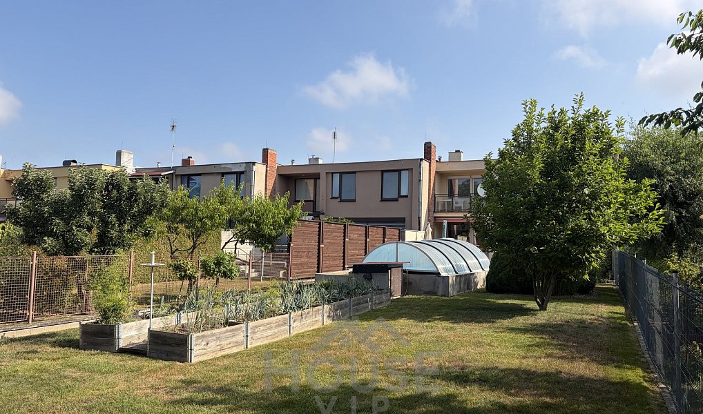 Prodej domu 280 m² s pozemkem 466 m², Benešov – náhled fotky 3