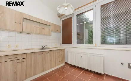 Pronájem bytu 1+kk 38 m², Skvrňanská, Plzeň - Jižní Předměstí