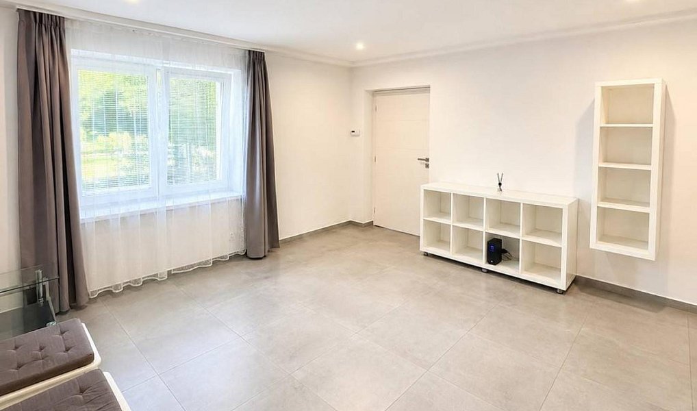 Pronájem bytu 2+kk 43 m², Rudná – náhled fotky 3