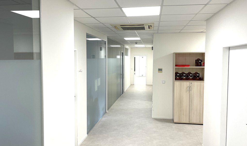 Pronájem kanceláře 1 252 m², Praha – náhled fotky 15