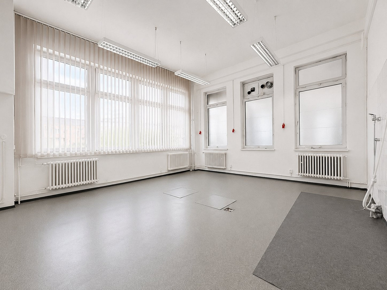 Pronájem výrobních prostor 134 m² — photo 2