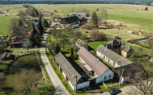 Prodej domu 150 m² s pozemkem 1 003 m², Suchdol nad Lužnicí - Bor, okres Jindřichův Hradec