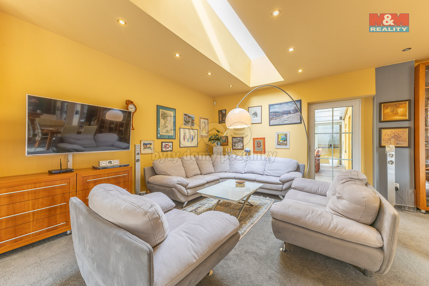 Prodej domu 300 m² s pozemkem 1 821 m²