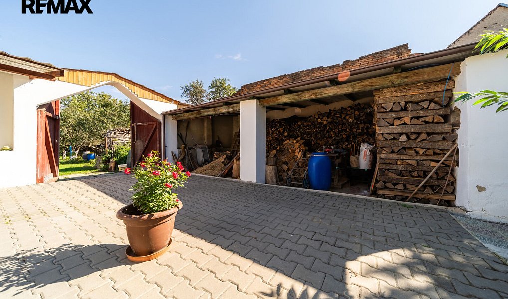 Prodej domu 280 m² s pozemkem 1 208 m², Vémyslice – náhled fotky 30