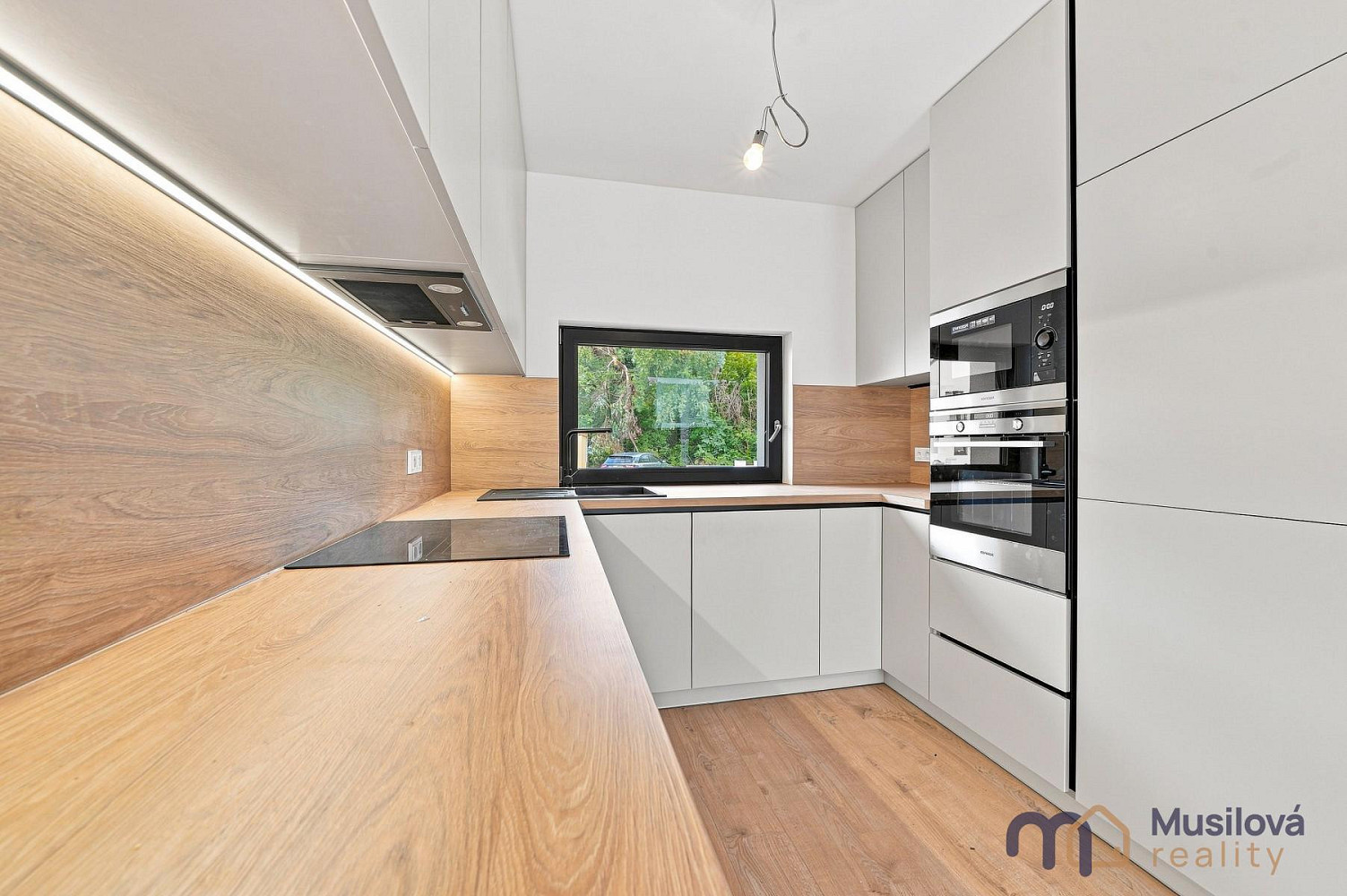 Pronájem domu 92 m² s pozemkem 300 m²