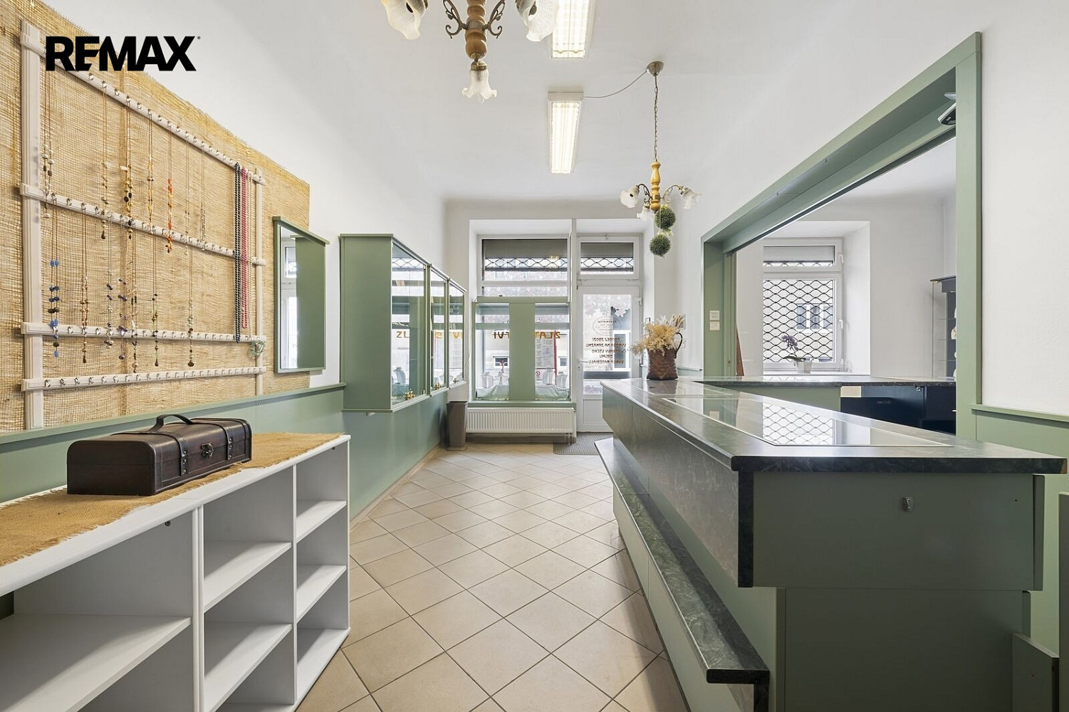 Prodej obchodních prostor 57 m² – fotografie 2