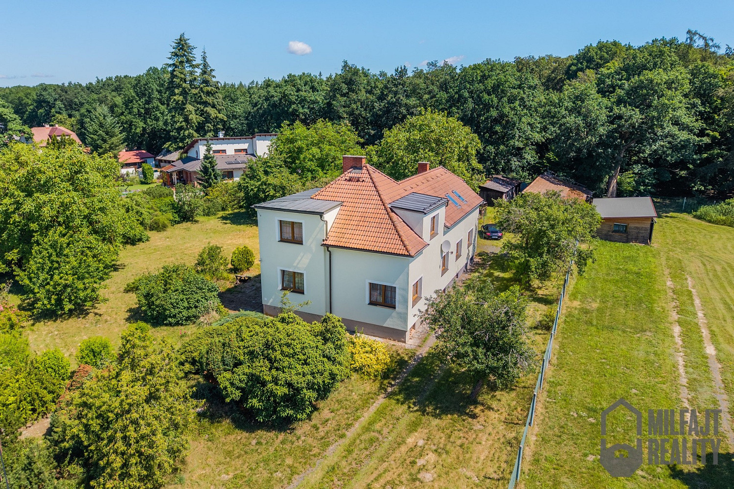 Prodej domu 260 m² s pozemkem 2 877 m² — photo 2