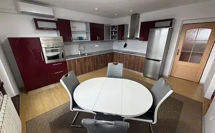 Prodej domu 285 m² s pozemkem 389 m², Dolní Loučky, okres Brno-venkov
