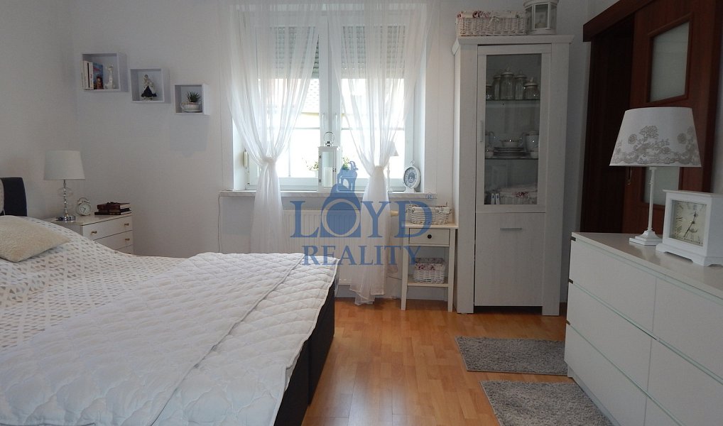 Prodej domu 210 m² s pozemkem 779 m², Sokolov – náhled fotky 8