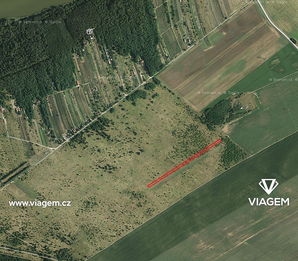 Prodej pole 1 570 m²