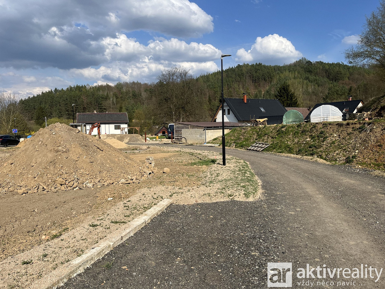 Prodej stavebního pozemku 1 580 m² – fotografie 2